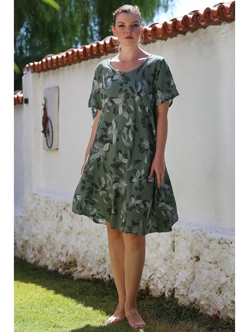 İtalyan Haki Havuz Yaka Kısa Kol Çiçekli Casual Oversize Dokuma Elbise 110 70-4