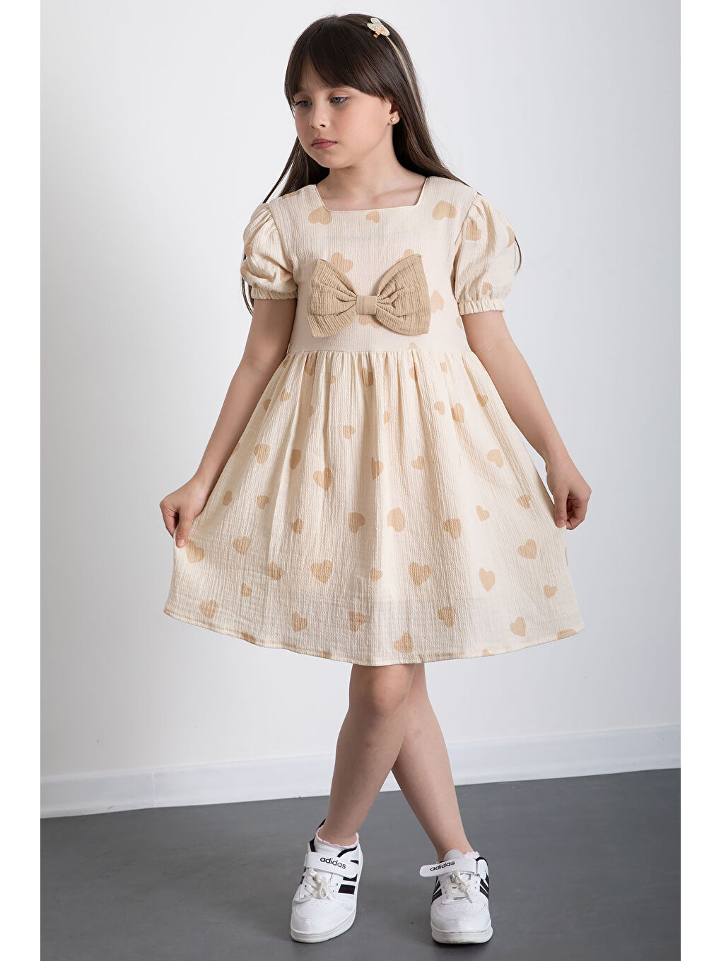 Ekru Krem Kalp Desenli Fiyonklu Kısa Kol Kız Çocuk Müslin Elbise 20774