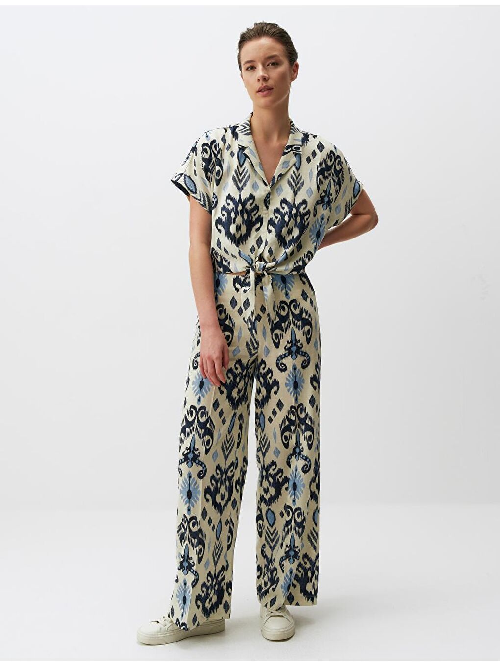 Mavi Önden Bağlamalı Desenli Keten Gömlek-1