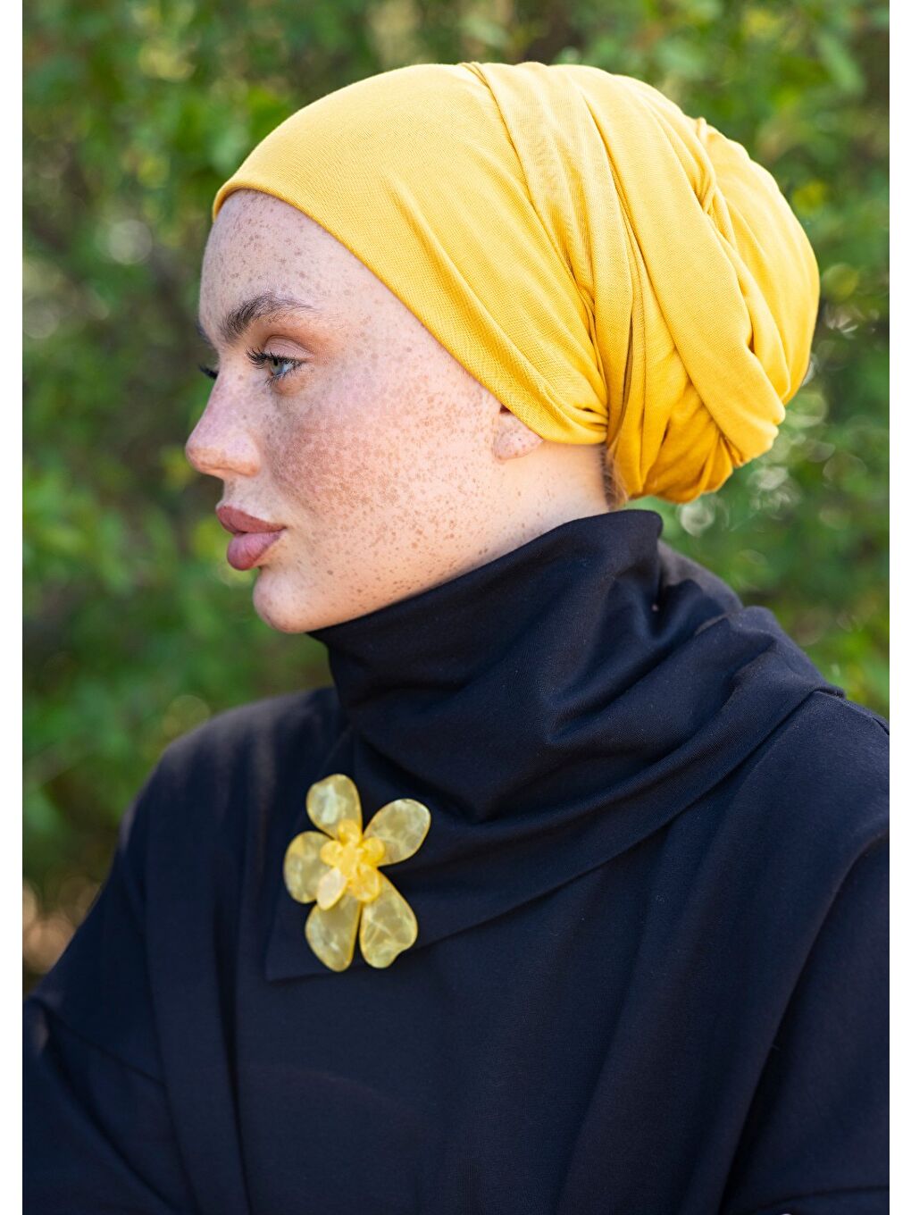 Siyah Sweatshirt Kemik Broş-1