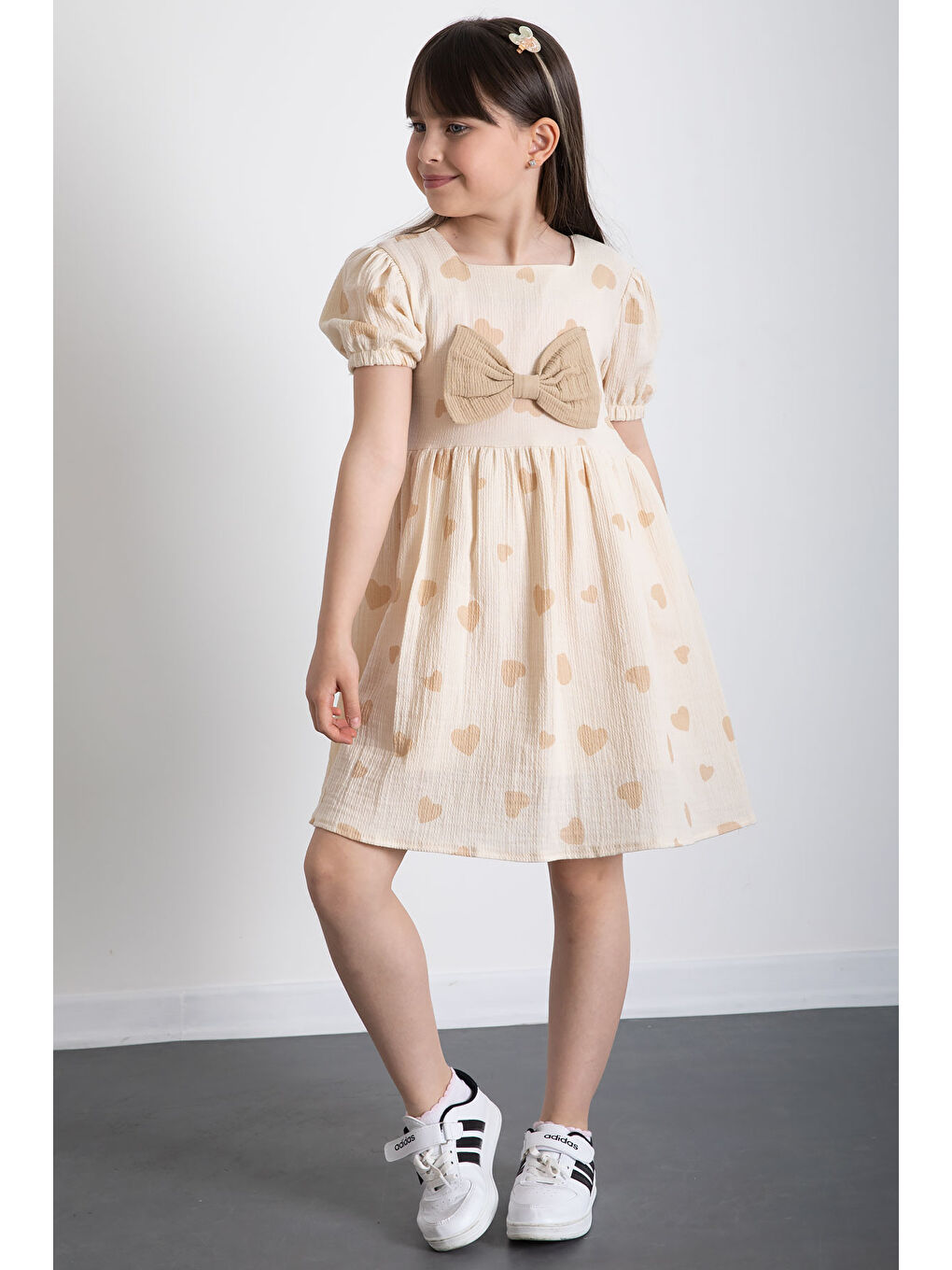 Ekru Krem Kalp Desenli Fiyonklu Kısa Kol Kız Çocuk Müslin Elbise 20774-2