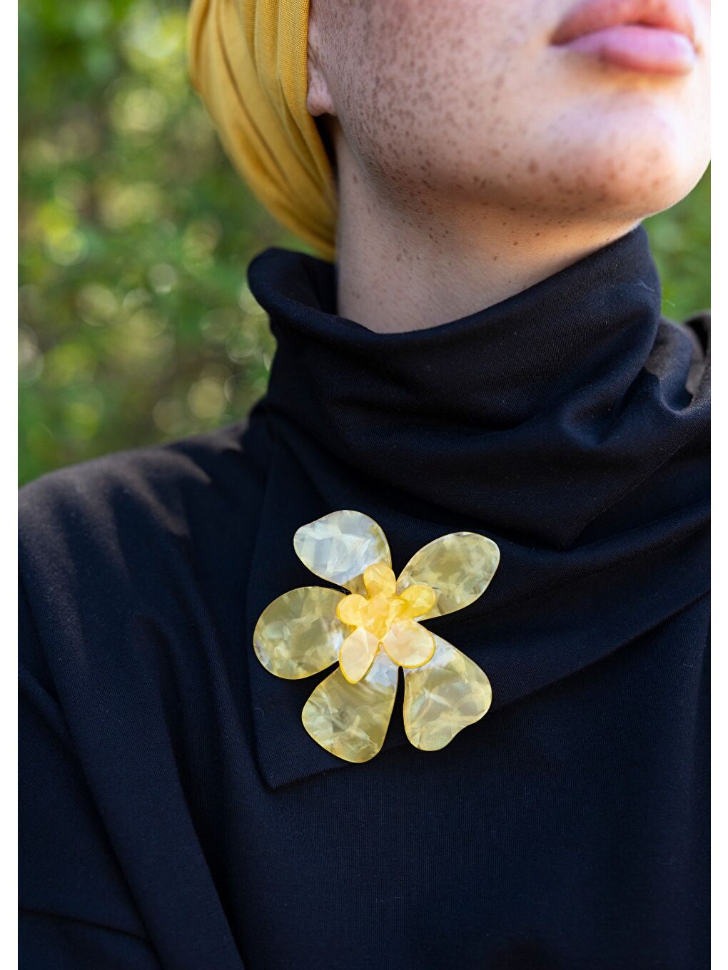 Siyah Sweatshirt Kemik Broş-2