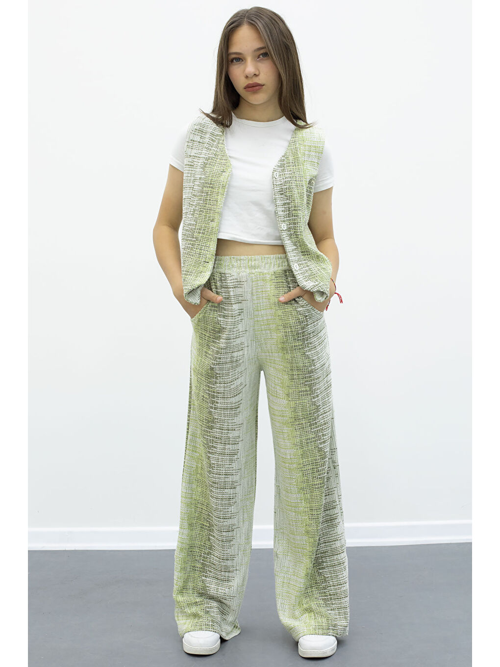 Haki Düğmeli Yelekli Geniş Paça Kuşaklı Pantolonlu Kız Çocuk 2li Takım 21009