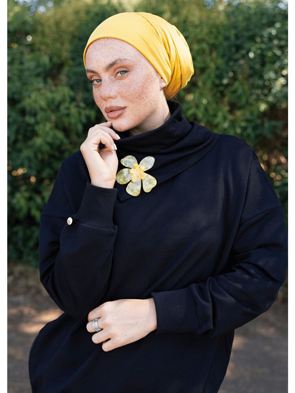 Siyah Sweatshirt Kemik Broş-6