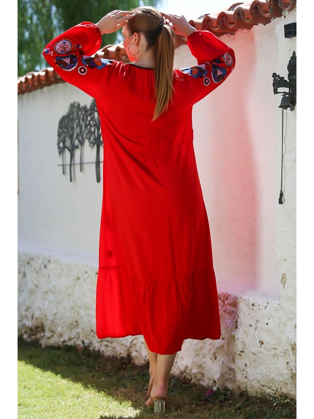 Kırmızı Boyundan Bağlamalı Balon Kol Nakışlı Casual Dokuma Elbise 130 56-7