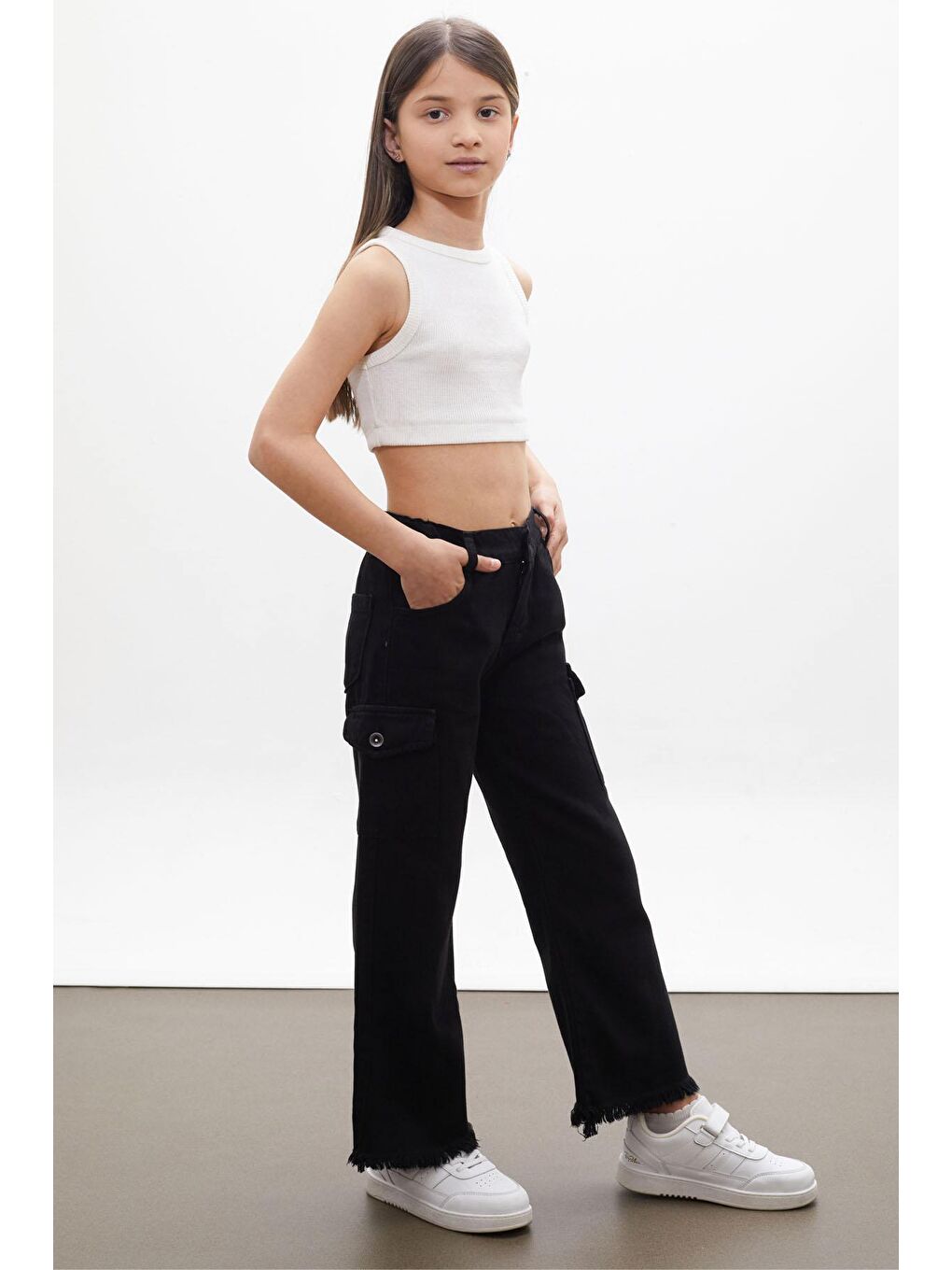 Siyah Kargo Cepli Püsküllü Geniş Paça Kız Jean Pantolon 13-17 Yaş 18248-2