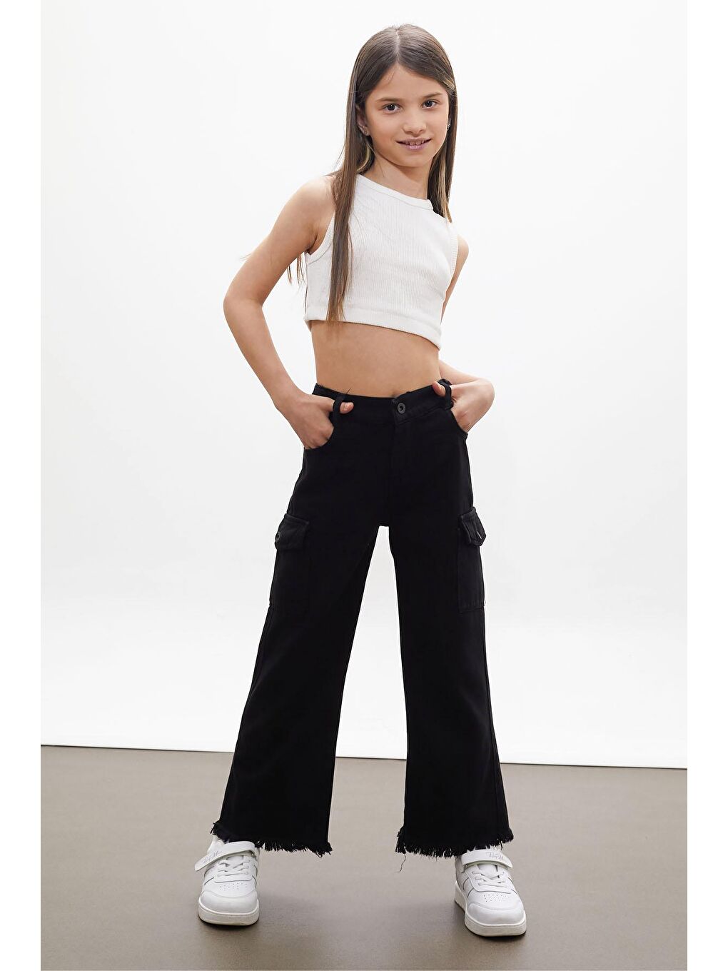 Siyah Kargo Cepli Püsküllü Geniş Paça Kız Jean Pantolon 13-17 Yaş 18248-3