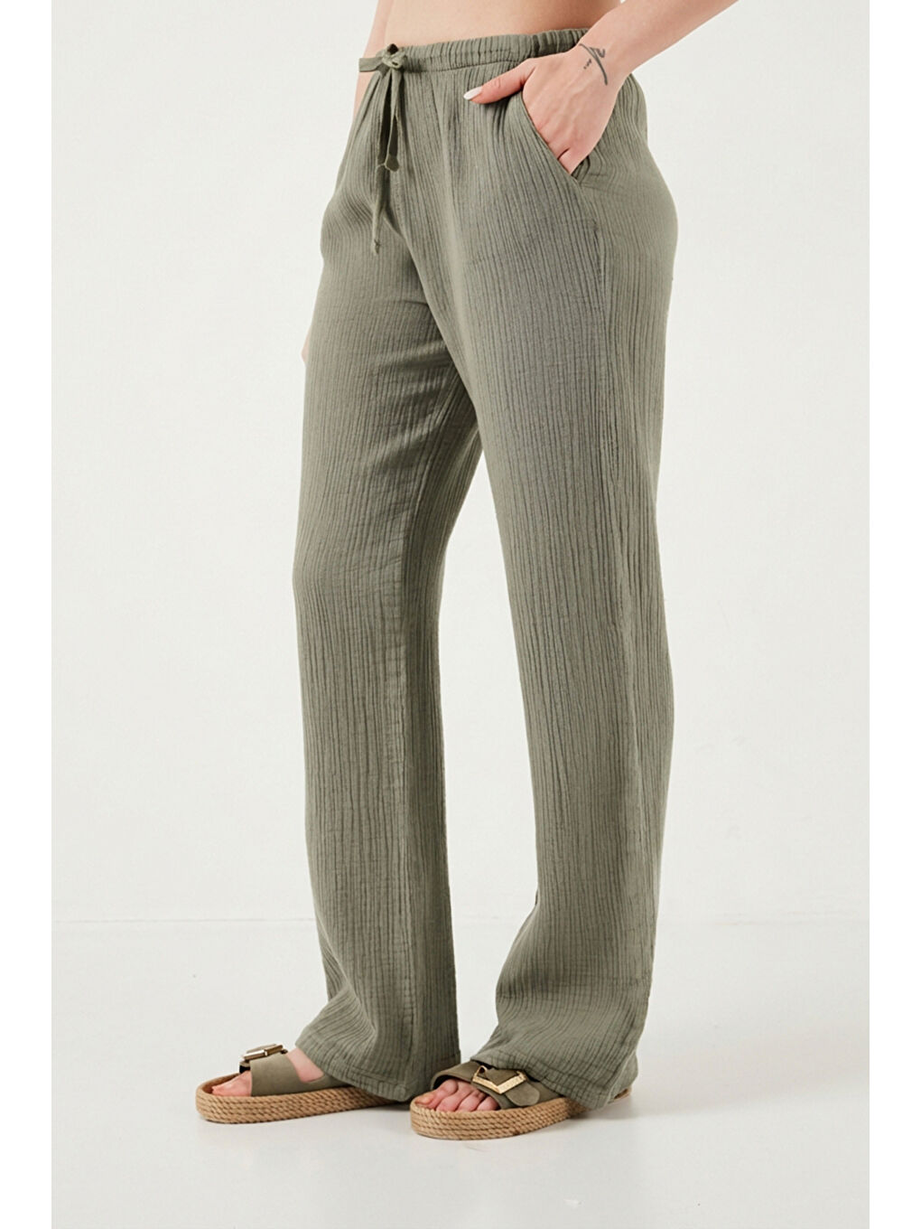 Haki Pamuklu Relaxed Fit Geniş Paça Müslim Kadın Pantolon 668YP5502-3