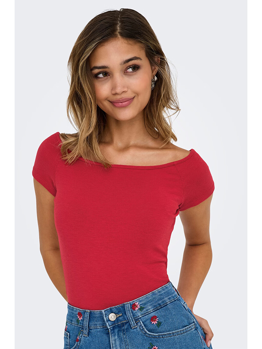 Kırmızı Onlluca Regular Fit Madonna Yaka T Shirt 15369909-2