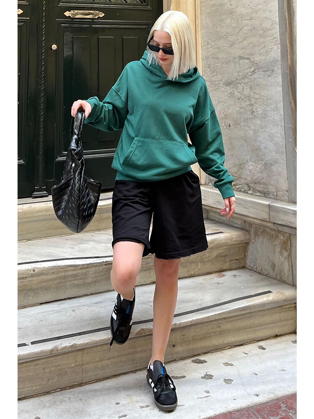 Madmext Koyu Yeşil Kapüşonlu Oversize Cepli Sweatshirt MG2207 - 2