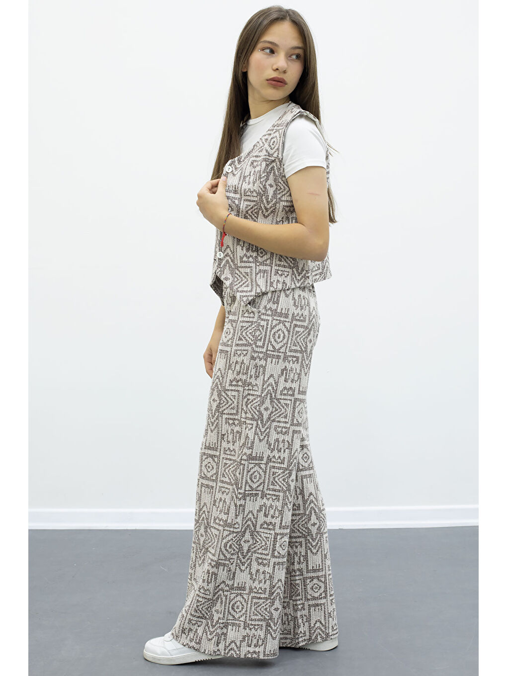 Kahverengi Kahve Desenli Düğmeli Yelekli Geniş Paça Kuşaklı Pantolonlu Kız Çocuk 2li Takım 21012-3