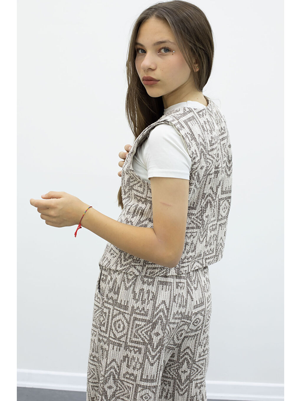 Kahverengi Kahve Desenli Düğmeli Yelekli Geniş Paça Kuşaklı Pantolonlu Kız Çocuk 2li Takım 21012-4