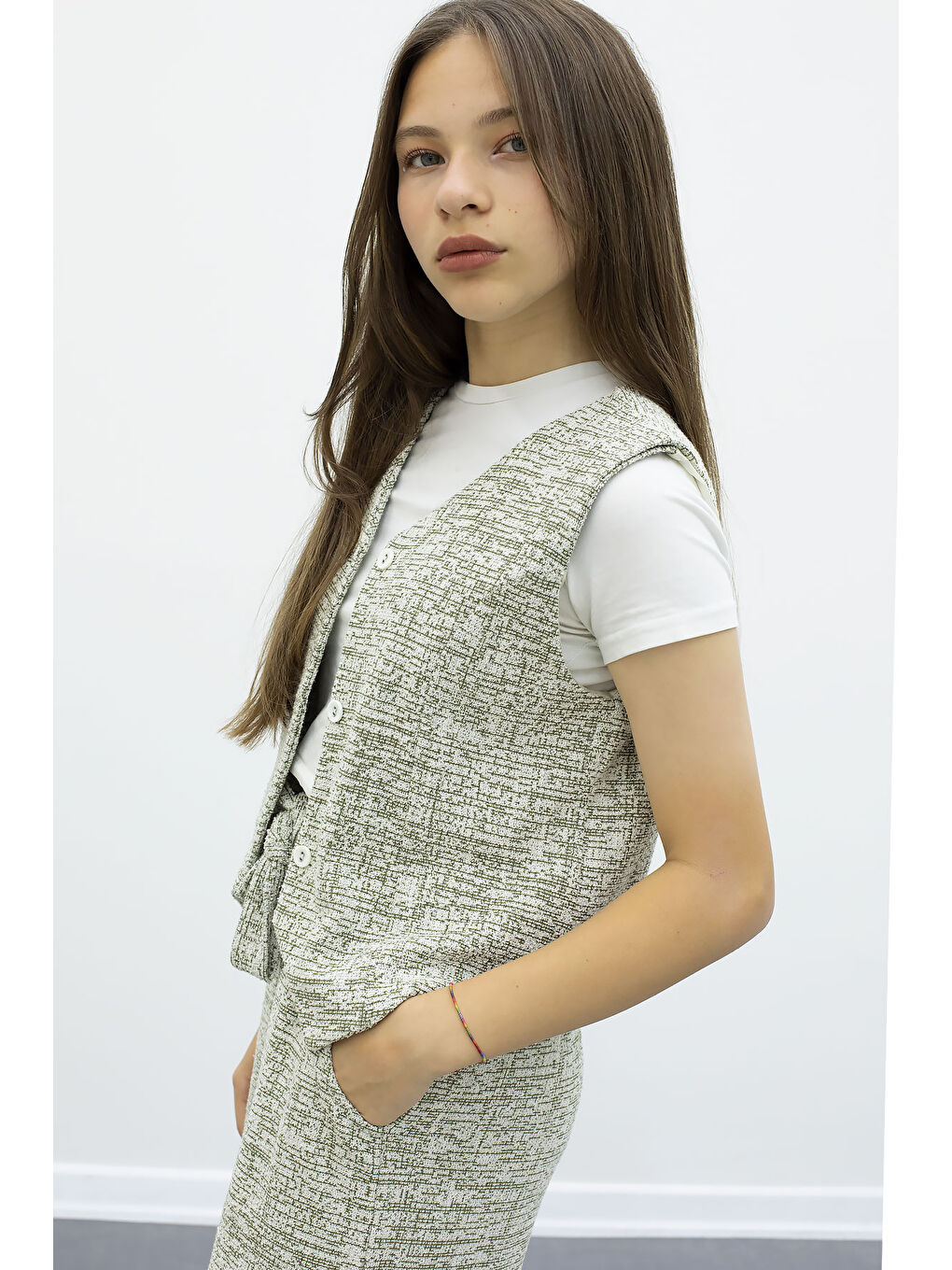 Yeşil Düğmeli Yelekli Geniş Paça Kuşaklı Pantolonlu Kız Çocuk 2li Takım 21010-1