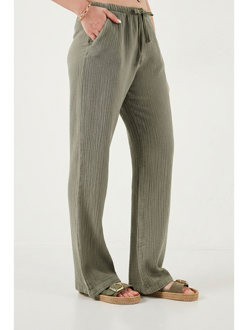 Haki Pamuklu Relaxed Fit Geniş Paça Müslim Kadın Pantolon 668YP5502-4