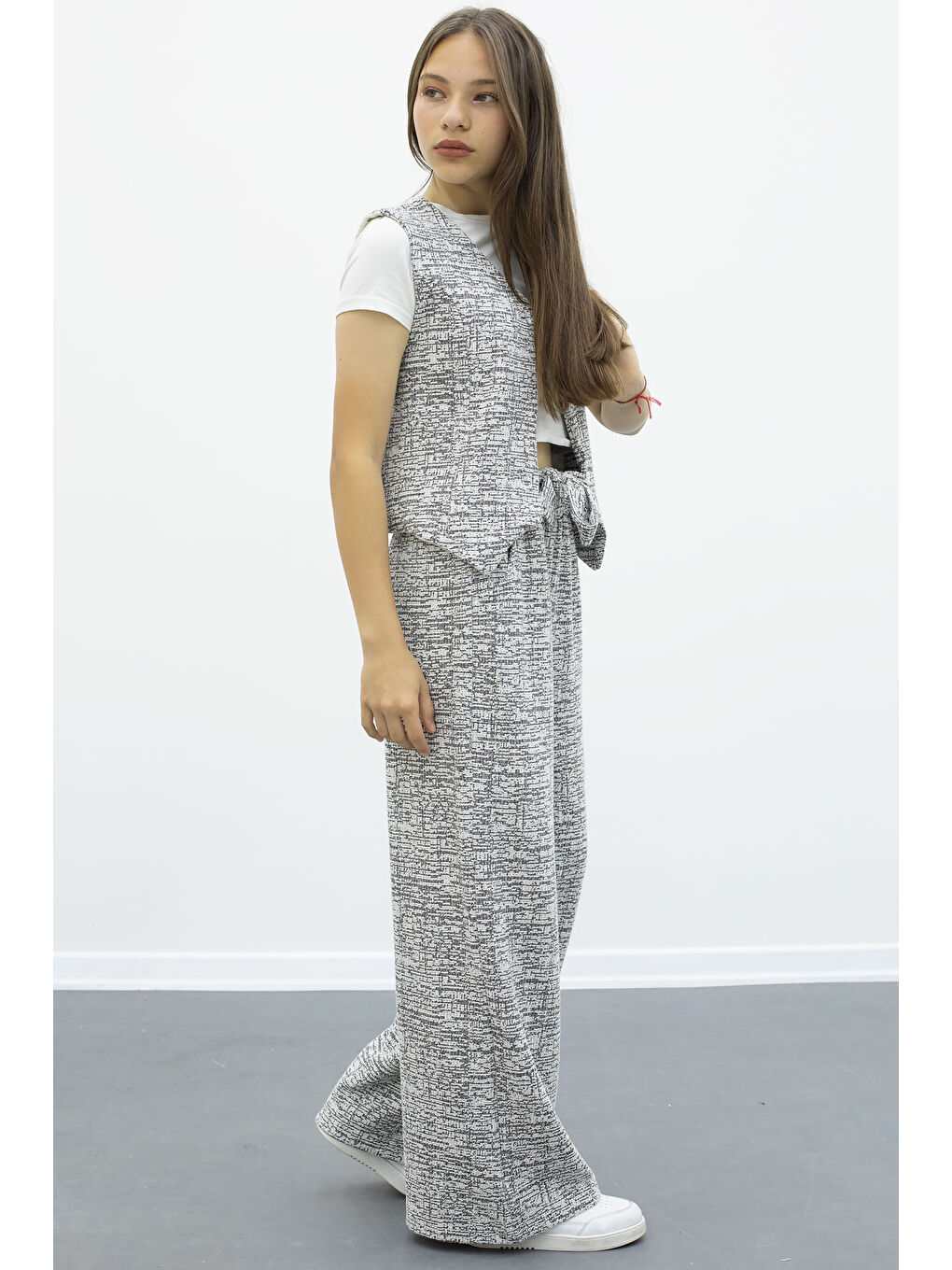 Siyah Düğmeli Yelekli Geniş Paça Kuşaklı Pantolonlu Kız Çocuk 2li Takım 21008-3