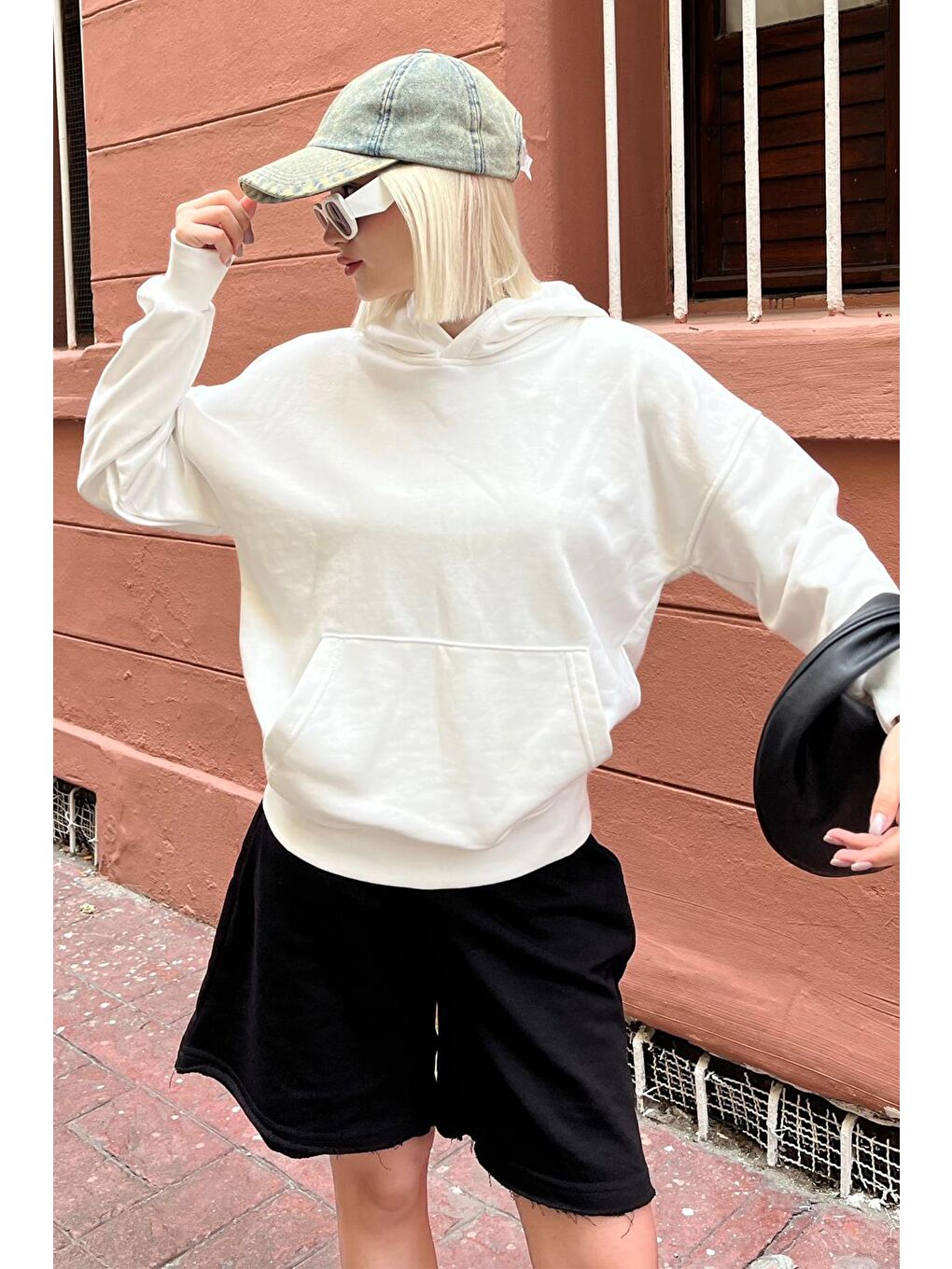 Ekru Kapüşonlu Oversize Cepli Sweatshirt Mg2207