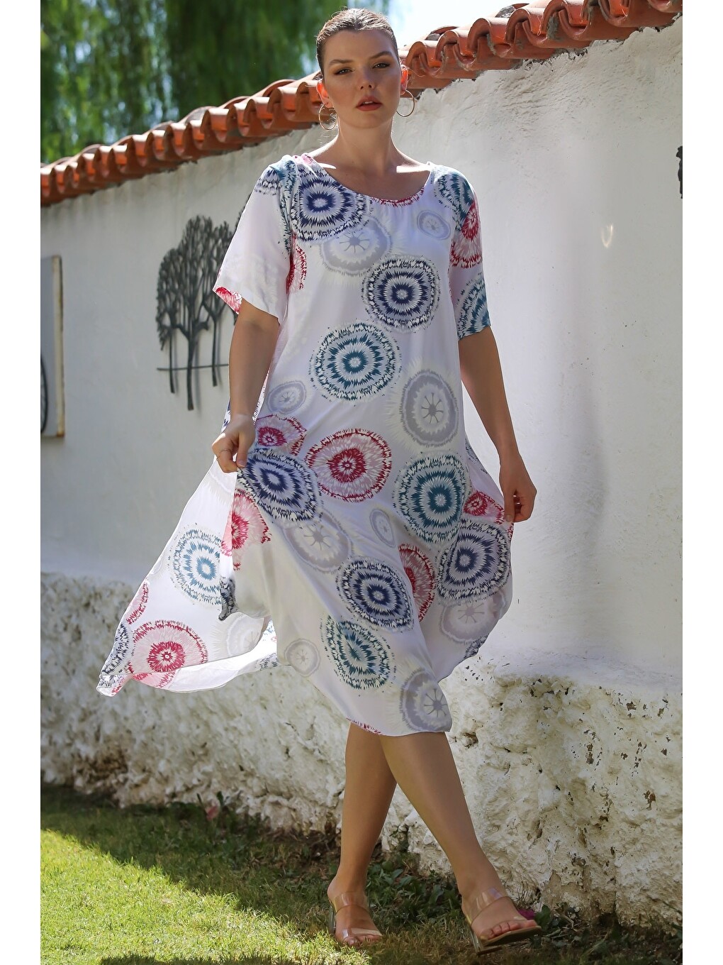 İtalyan Beyaz Havuz Yaka Kısa Kol Allover Baskılı Casual Oversize Dokuma Elbise 120 60