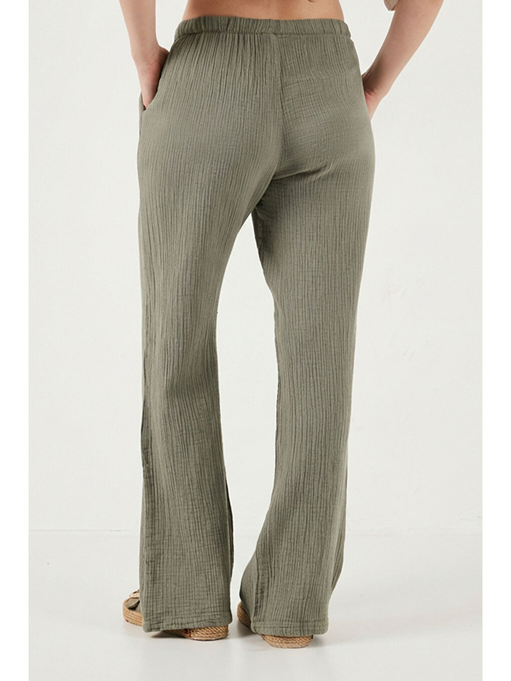 Haki Pamuklu Relaxed Fit Geniş Paça Müslim Kadın Pantolon 668YP5502-6