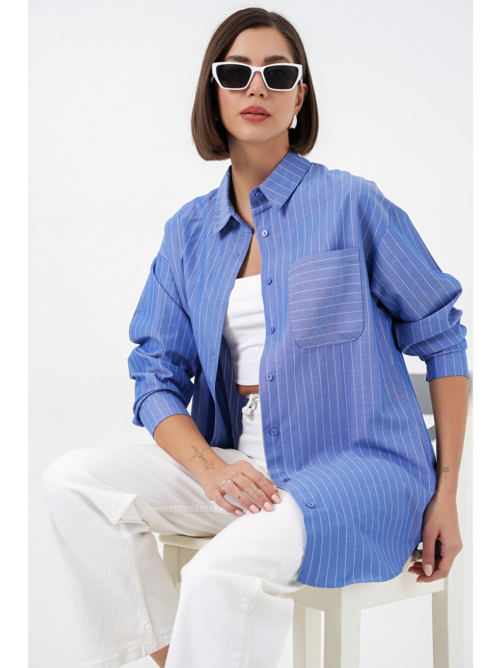 20217 Cep Detaylı Çizgili Oversize Gömlek - Lacivert-2