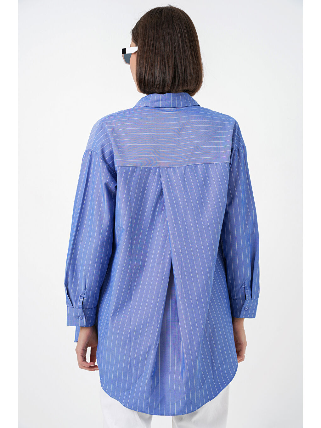 20217 Cep Detaylı Çizgili Oversize Gömlek - Lacivert-5