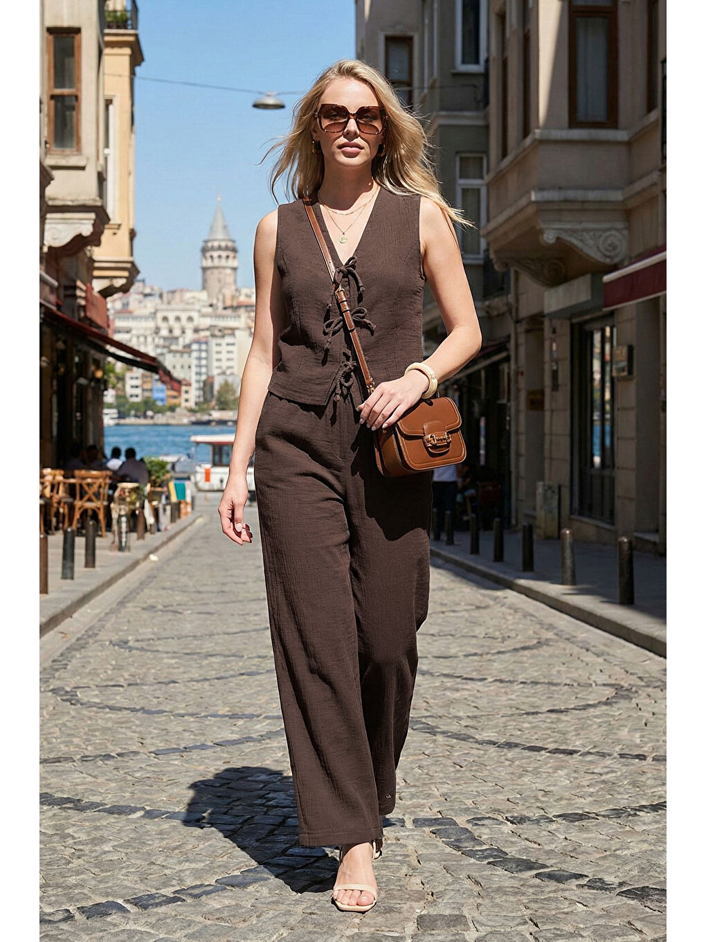 Kahverengi Pamuklu Regular Fit Bağlama Detaylı Alt-Üst Müslin Takım 5866660-1