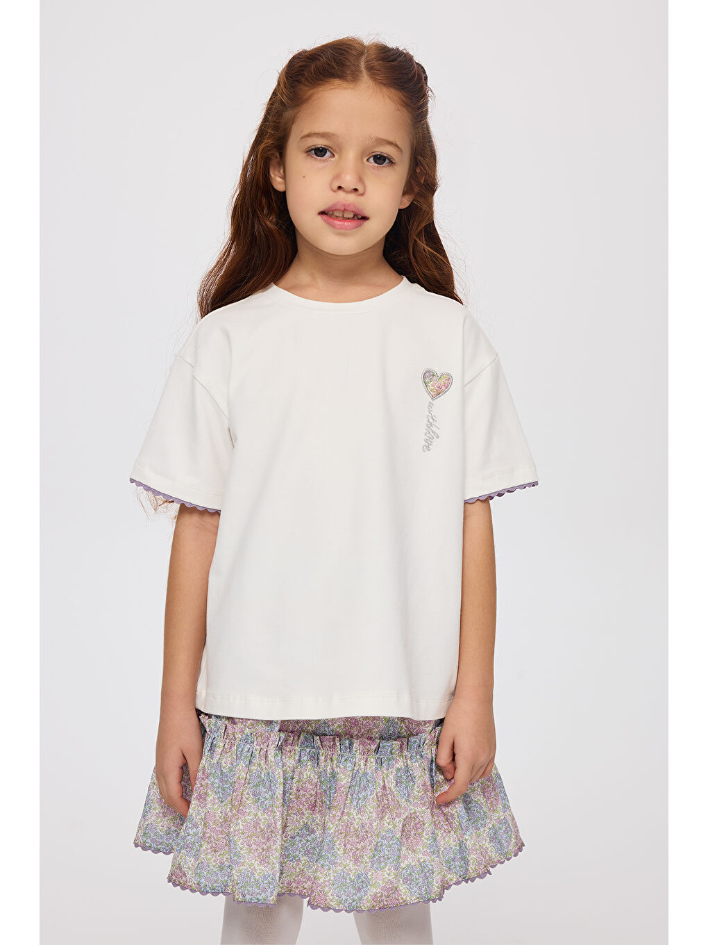 Beyaz Liberty Kumaş Nakış Detaylı Kız Çocuk Tişört-1