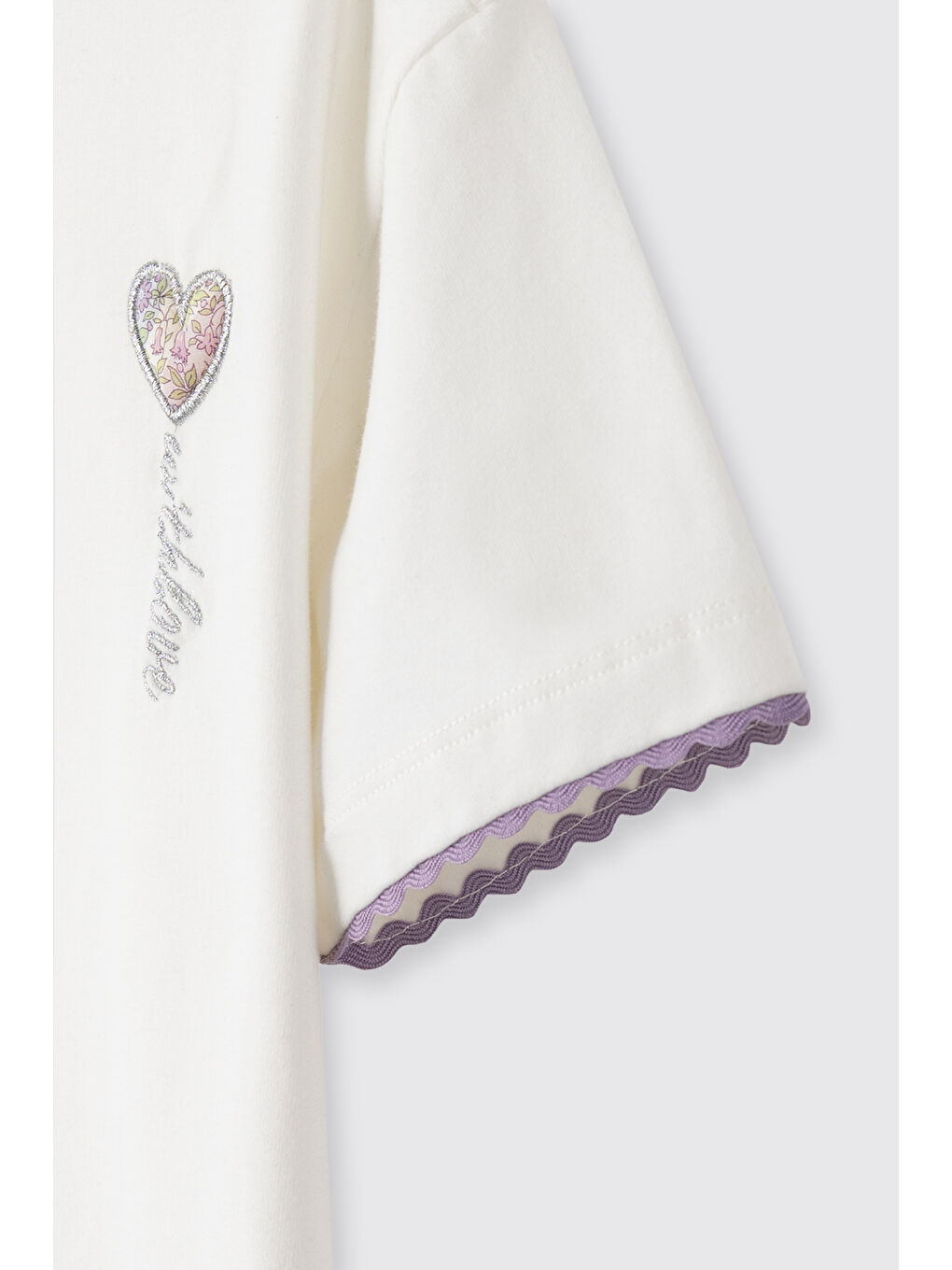 Beyaz Liberty Kumaş Nakış Detaylı Kız Çocuk Tişört-4