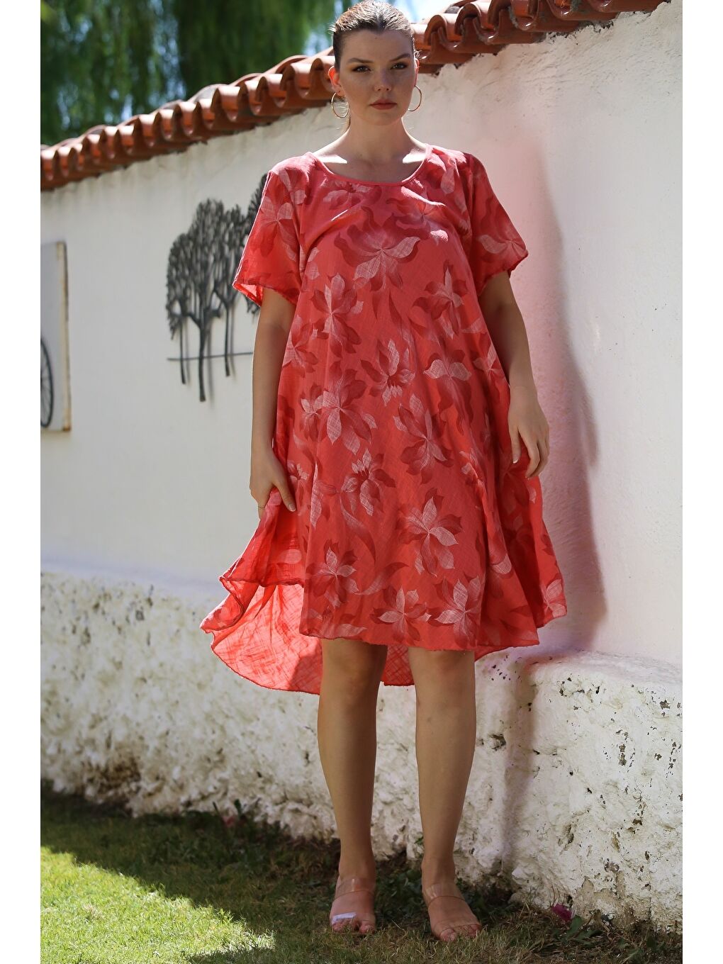 Kırmızı İtalyan Narçiçeği Havuz Yaka Kısa Kol Çiçekli Casual Oversize Dokuma Elbise 110 70-4