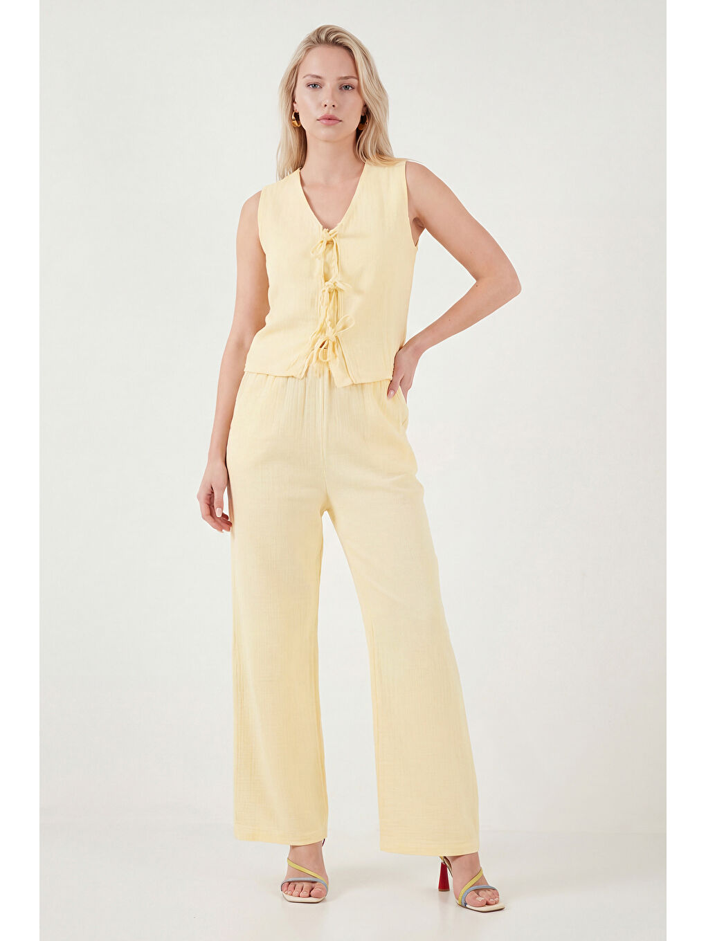 Sarı Pamuklu Regular Fit Bağlama Detaylı Alt-Üst Müslin Takım 5866660-1