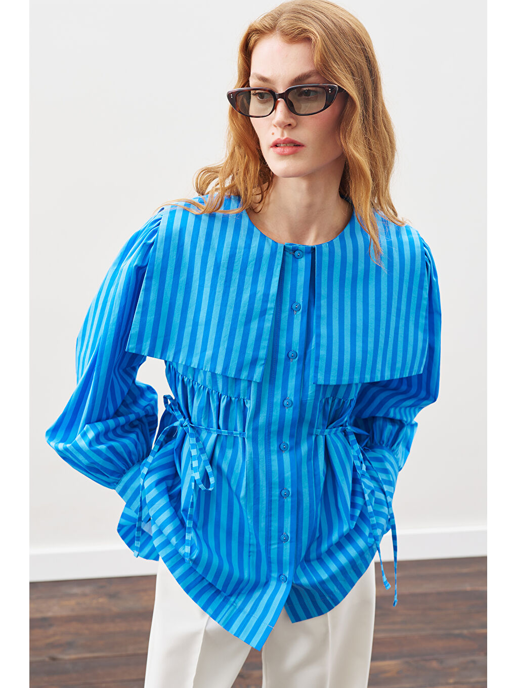 Geniş Yakalı Kuşaklı Gömlek Mavi Çizgili-2