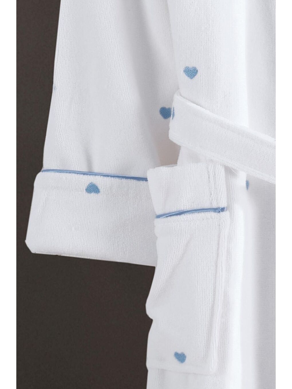 Beyaz Kalpli Nakışlı %100 Pamuk Love Serisi Bornoz-1
