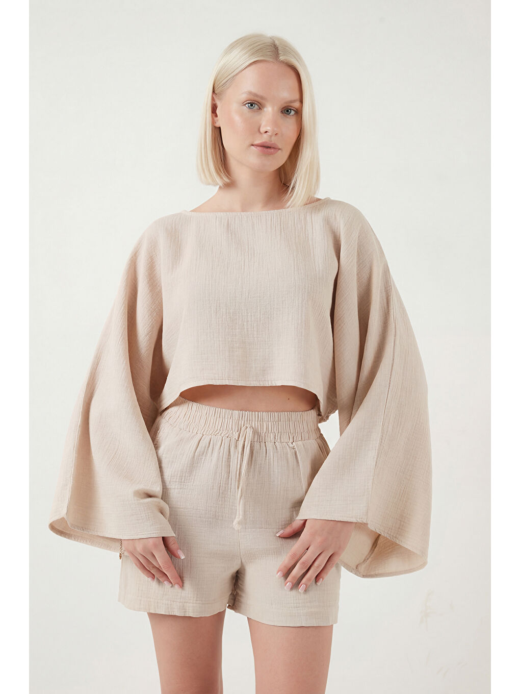 Bej Pamuklu Comfort Fit Yuvarlak Yaka Şortlu Kadın Müslim Takım 5866317-2