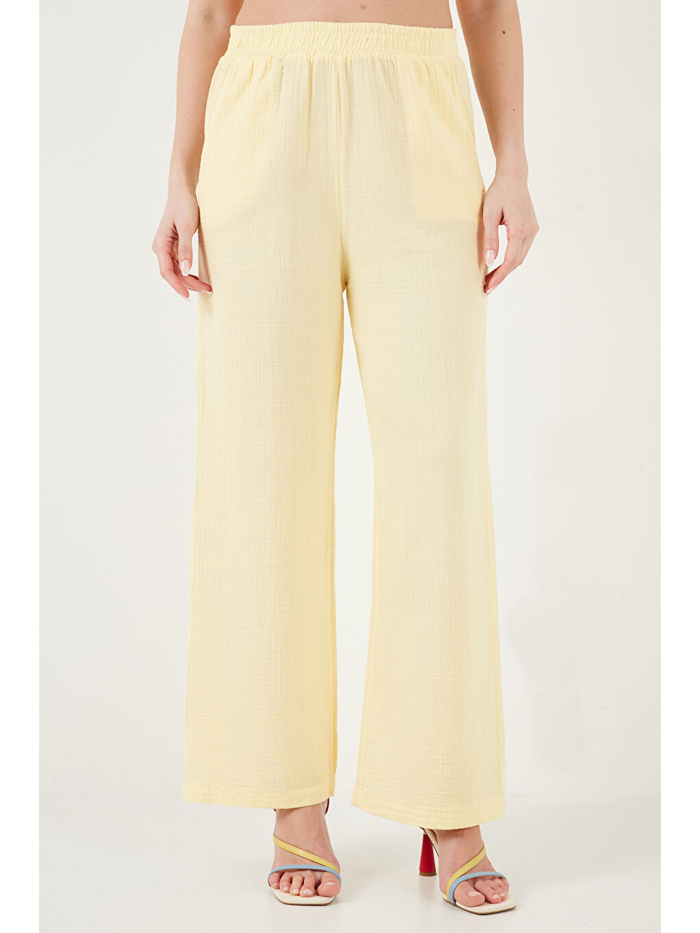 Sarı Pamuklu Regular Fit Bağlama Detaylı Alt-Üst Müslin Takım 5866660-5