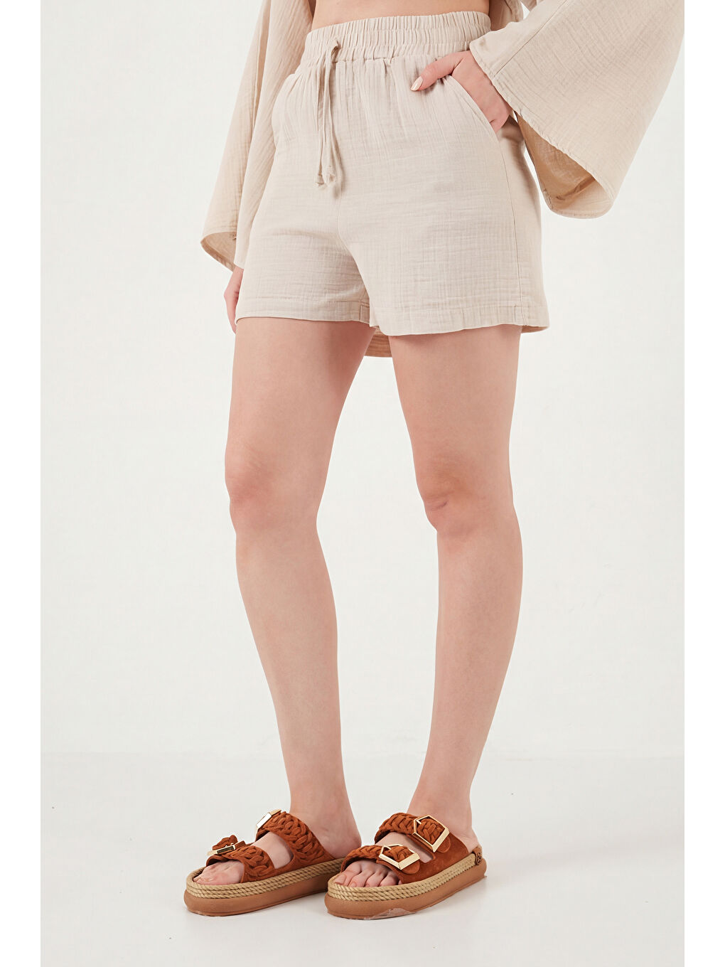 Bej Pamuklu Comfort Fit Yuvarlak Yaka Şortlu Kadın Müslim Takım 5866317-5