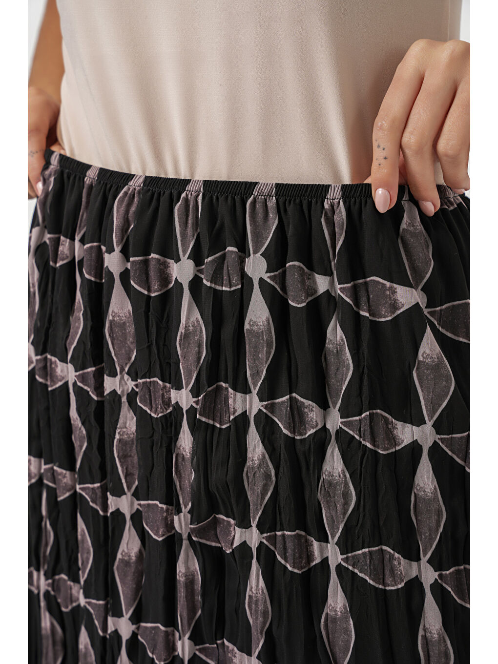 Kadın Desenli Astarlı Şifon Etek 8058 - Siyah-5