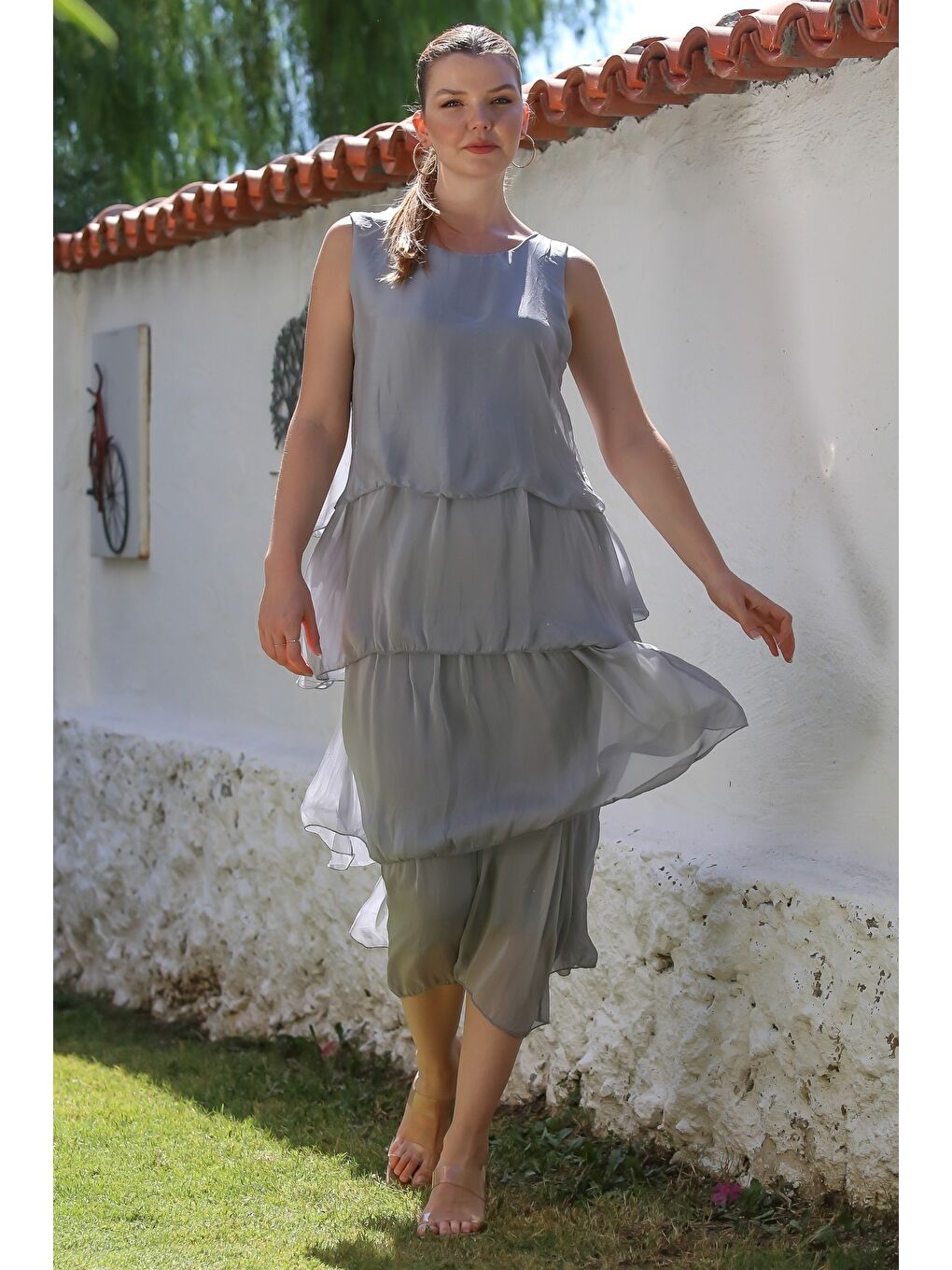 İtalyan Gri Havuz Yaka Kolsuz Astarlı Katlı Casual İpek Dokuma Elbise 125 55-3