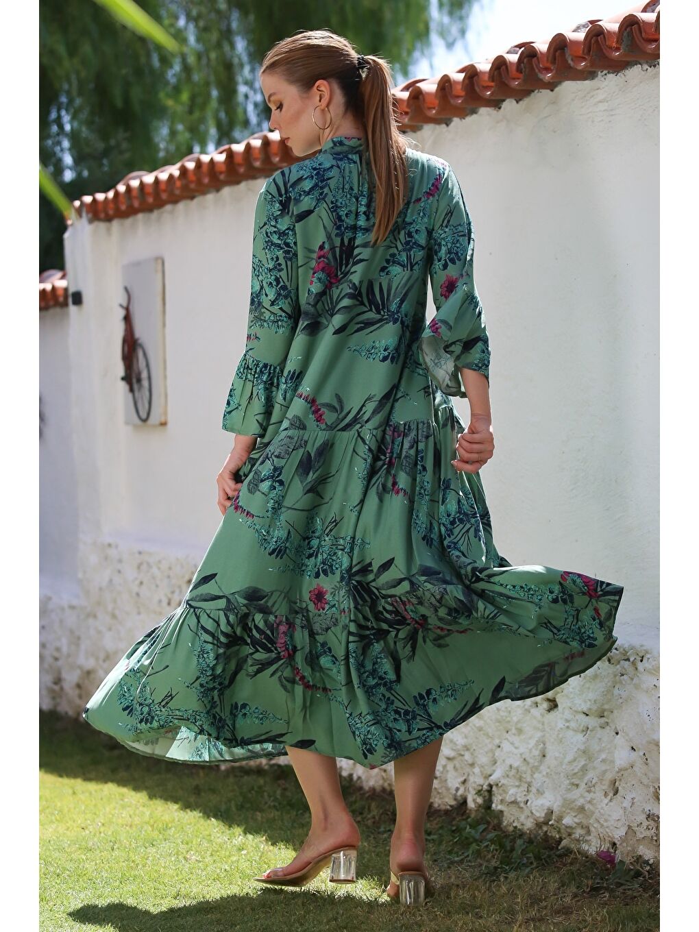 Yeşil Hakim Yaka Fırfırlı Kol Çiçekli Düğmeli Eteği Fırfırlı Allover Baskılı Dokuma Elbise 130 58-1