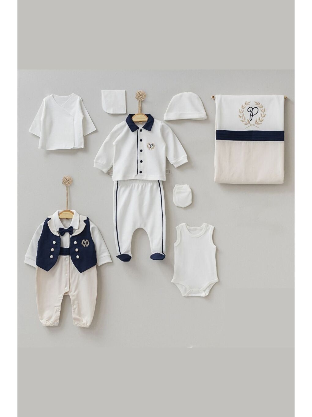 Beyaz Erkek Bebek Papyonlu Hastane Çıkışı 10 lu Set Yastık Hediyeli Zıbın Takımı