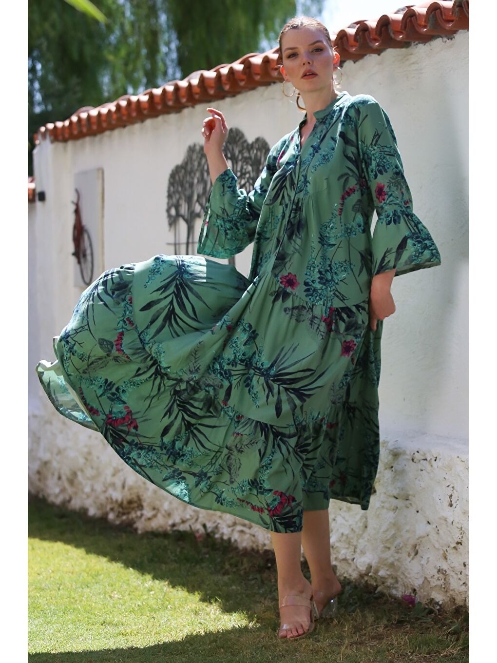 Yeşil Hakim Yaka Fırfırlı Kol Çiçekli Düğmeli Eteği Fırfırlı Allover Baskılı Dokuma Elbise 130 58-6