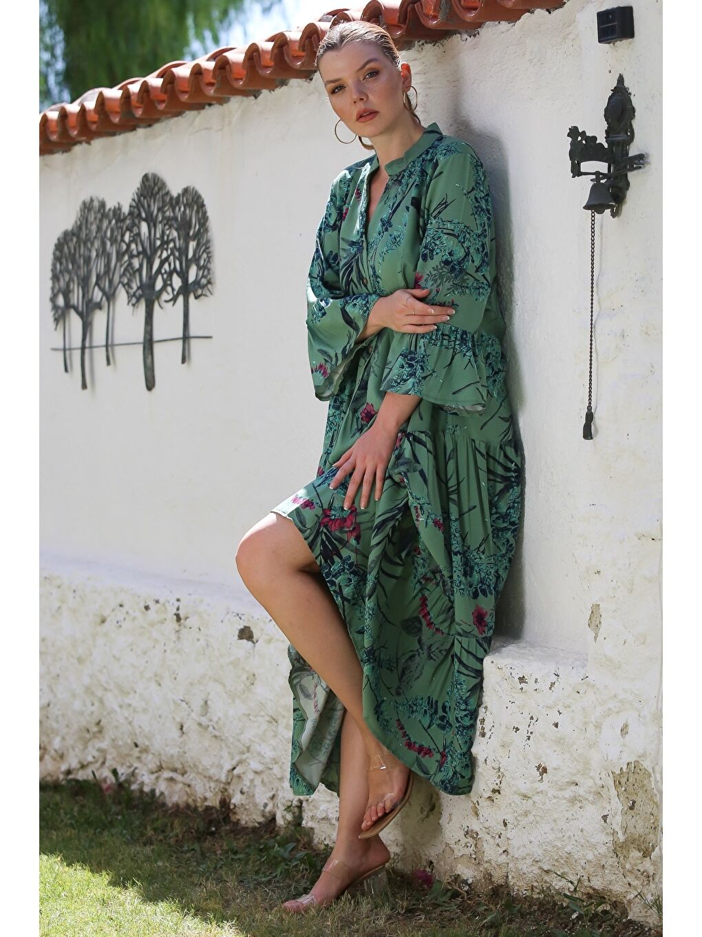 Yeşil Hakim Yaka Fırfırlı Kol Çiçekli Düğmeli Eteği Fırfırlı Allover Baskılı Dokuma Elbise 130 58-7