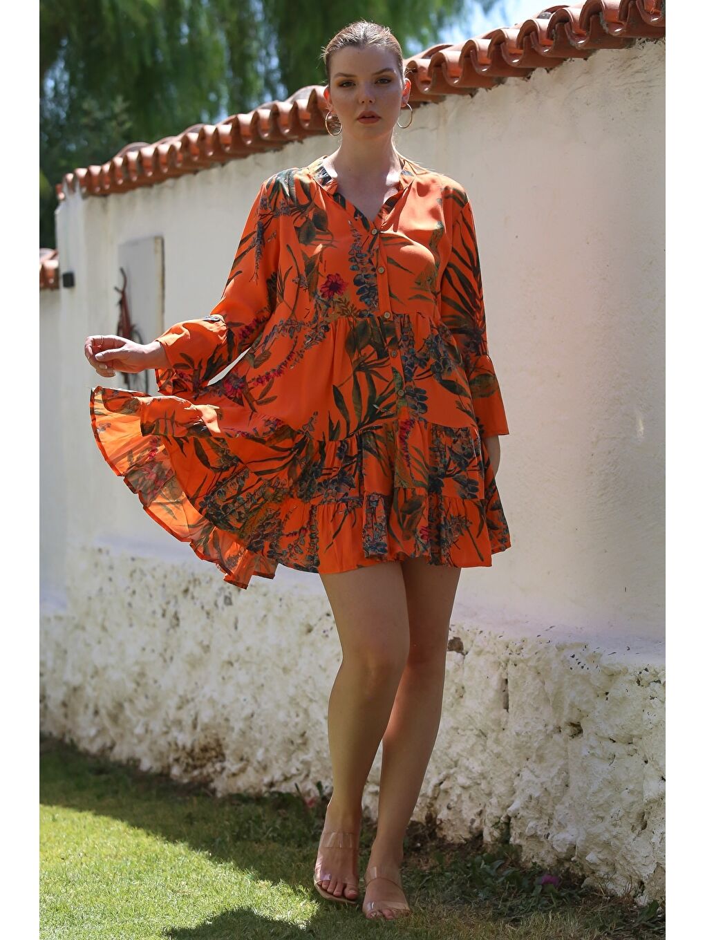 Turuncu Hakim Yaka Volanlı Kol Düğmeli Eteği Fırfırlı Allover Baskılı Casual Dokuma Elbise 90 64-2