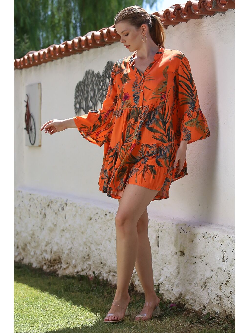 Turuncu Hakim Yaka Volanlı Kol Düğmeli Eteği Fırfırlı Allover Baskılı Casual Dokuma Elbise 90 64-7