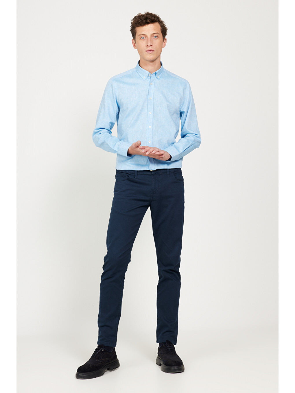 Erkek Mavi Slim Fit Dar Kesim Düğmeli Yaka Pamuklu Armürlü Keten Gömlek-1