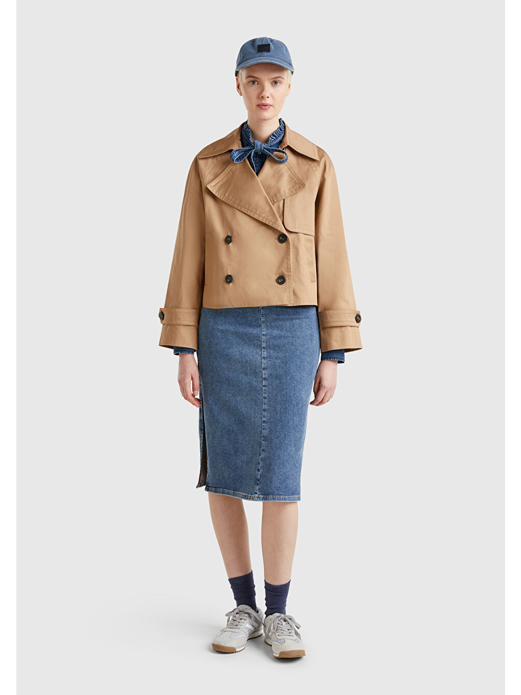 Kadın Bej Pamuklu Önü Ve Kolu Düğmeli Astarlı Crop Ceket-4