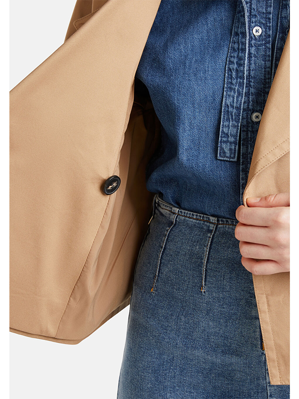 Kadın Bej Pamuklu Önü Ve Kolu Düğmeli Astarlı Crop Ceket-5