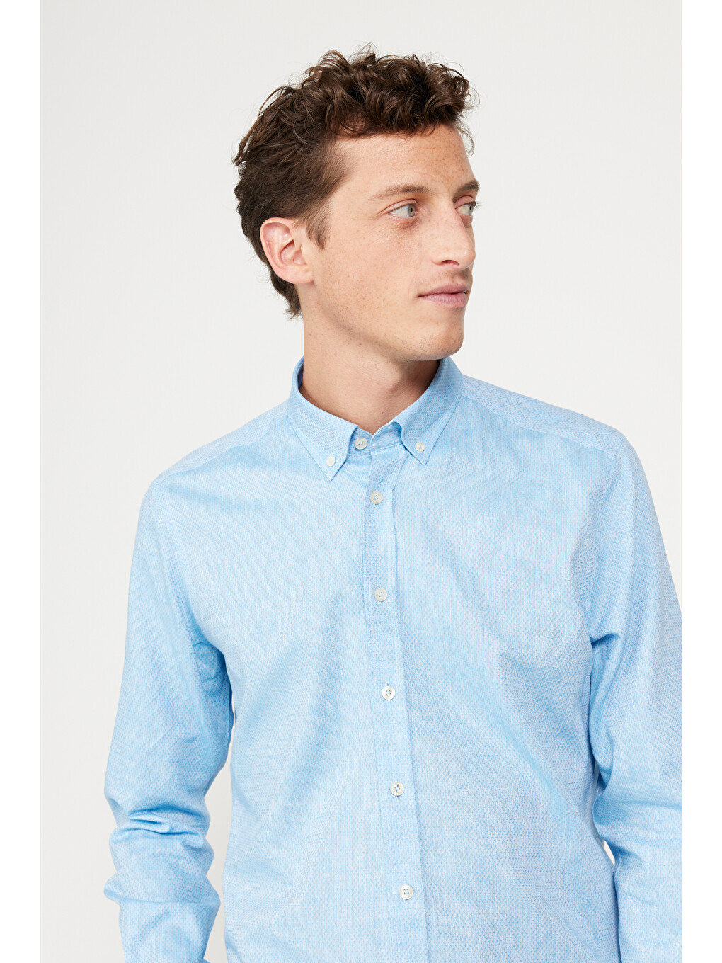 Erkek Mavi Slim Fit Dar Kesim Düğmeli Yaka Pamuklu Armürlü Keten Gömlek-4
