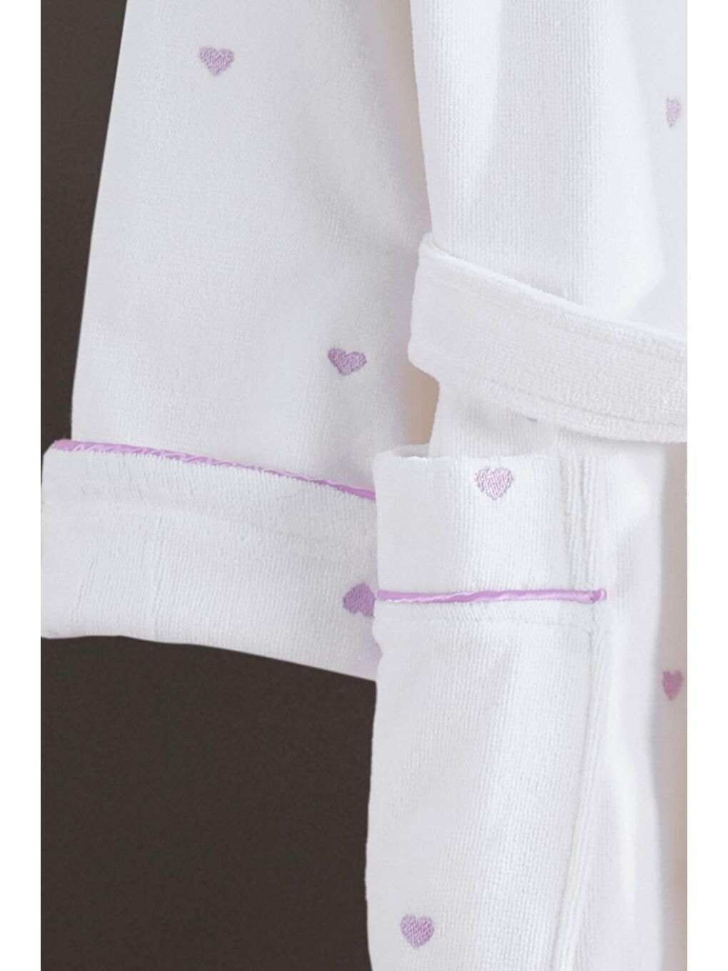 Beyaz Kalpli Nakışlı %100 Pamuk Love Serisi Bornoz-1