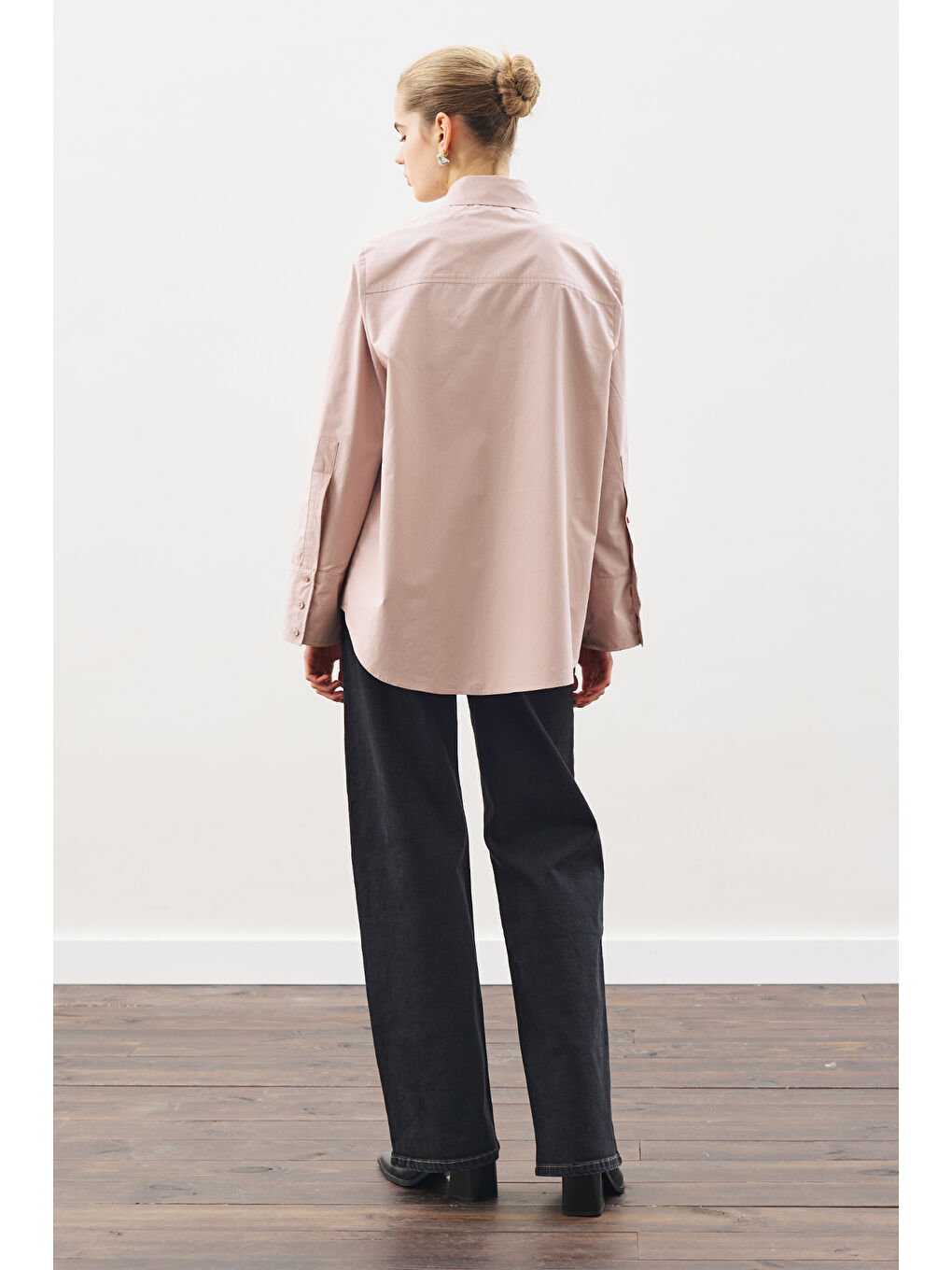 Geniş Manşetli Klasik Gömlek Soft Pembe-6