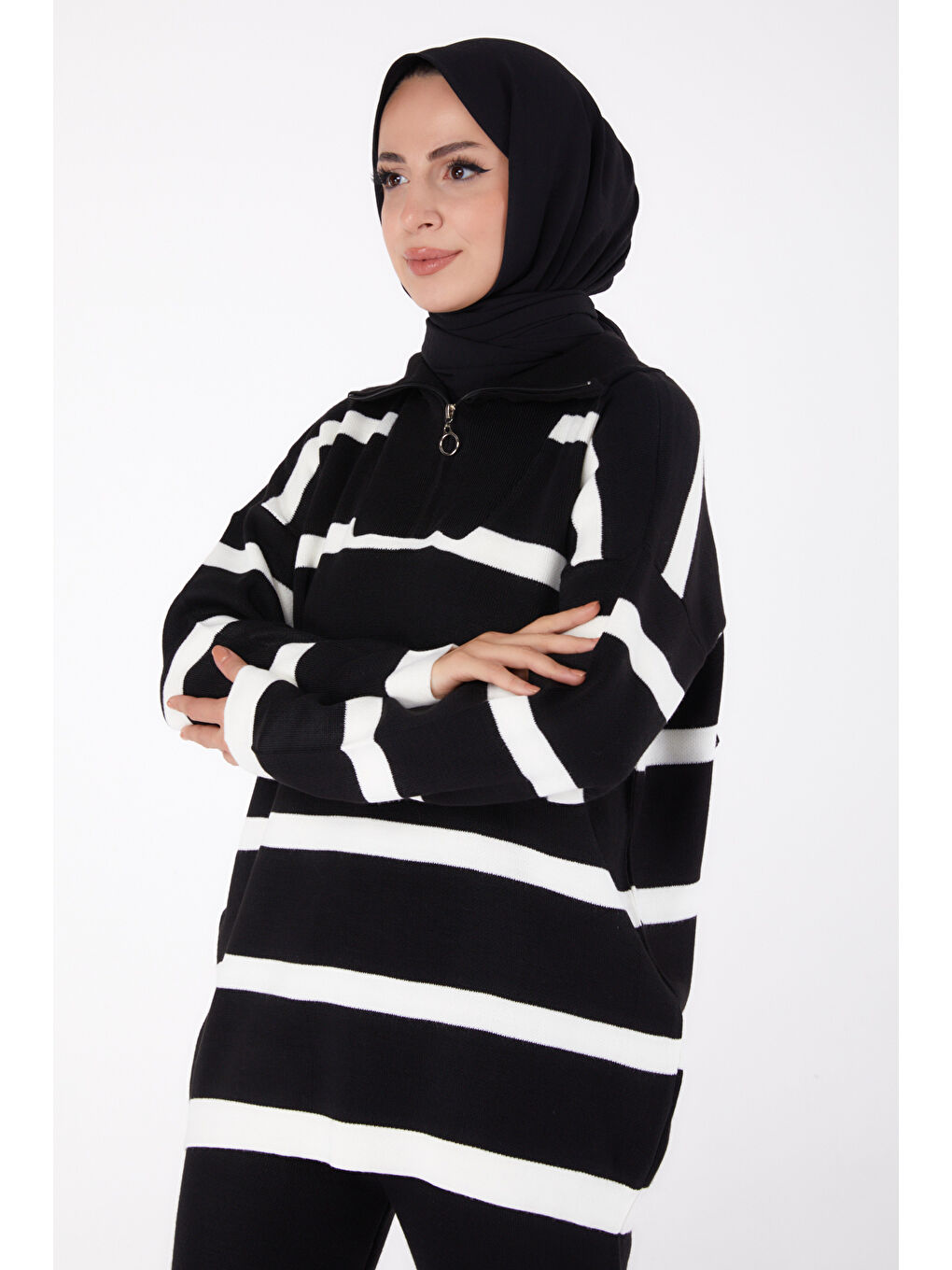 Bisiklet Yaka Kadın Siyah Çizgili Fermuarlı Triko Takım - 26421-2