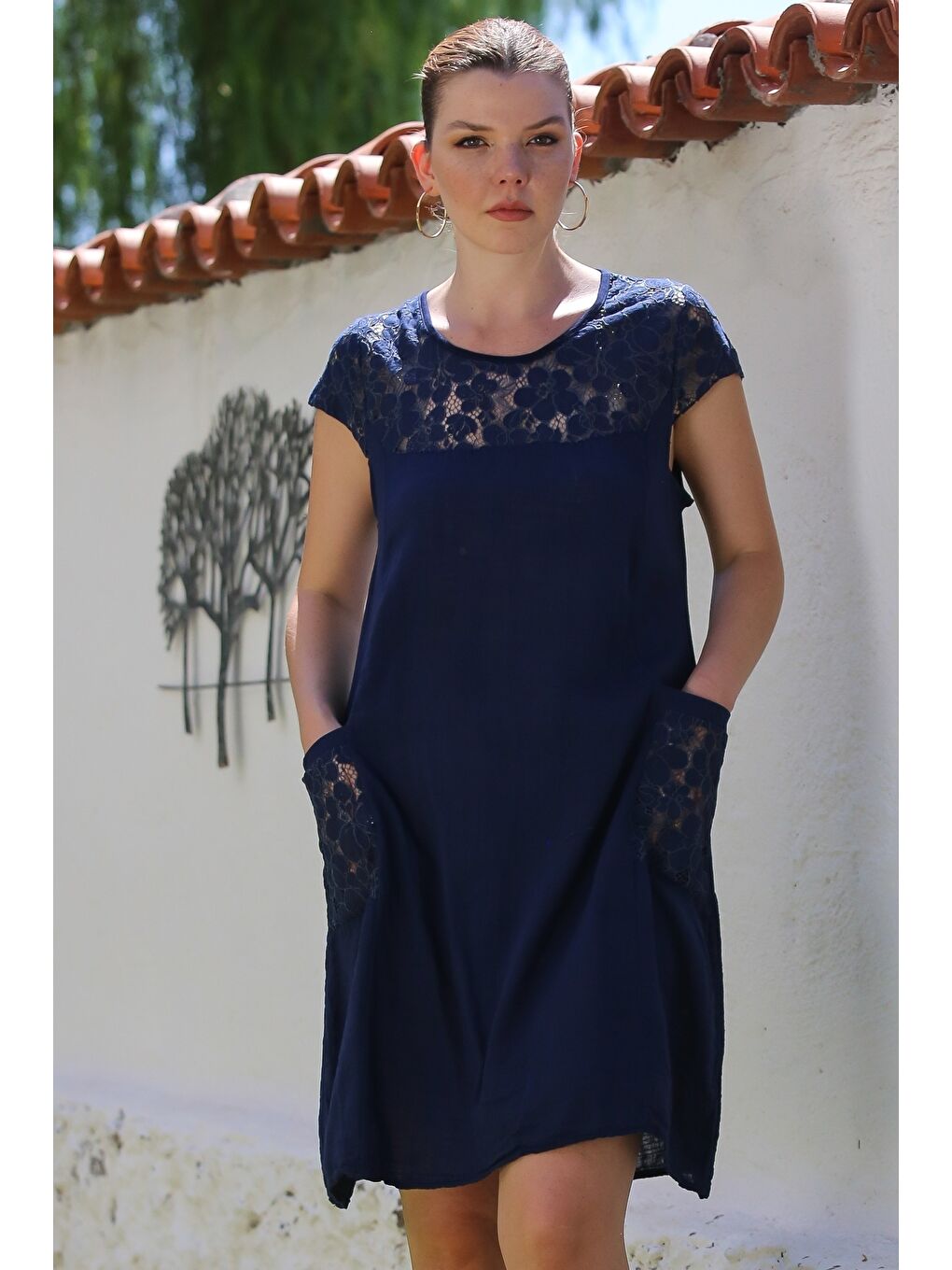 İtalyan Lacivert Yuvarlak Yaka Düşük Kol Cepli Dantelli Casual Keten Karışımlı Dokuma Elbise 95 62-2